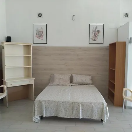 New Smart House, Strategico E Ampio Monolocale Di 70 Mq!! Parcheggio Libero Affianco Apartment