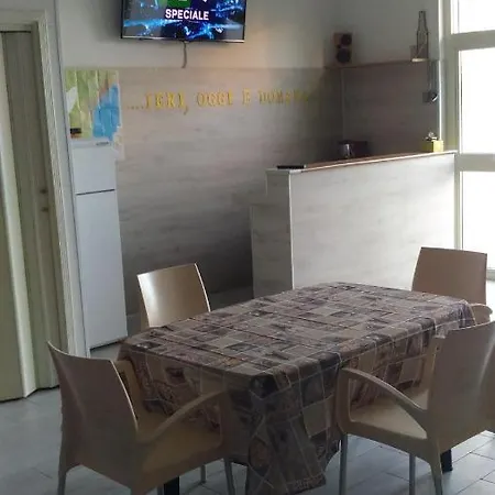 New Smart House, Strategico E Ampio Monolocale Di 70 Mq!! Parcheggio Libero Affianco Apartment Manfredonia